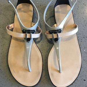 🌵3/$20 BCBGeneration Rubber and leather sandals